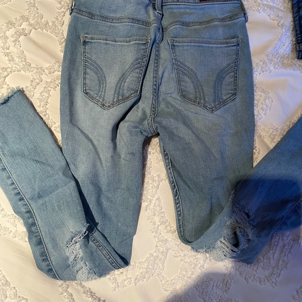 Distressed jeans - Picture 2 of 3
